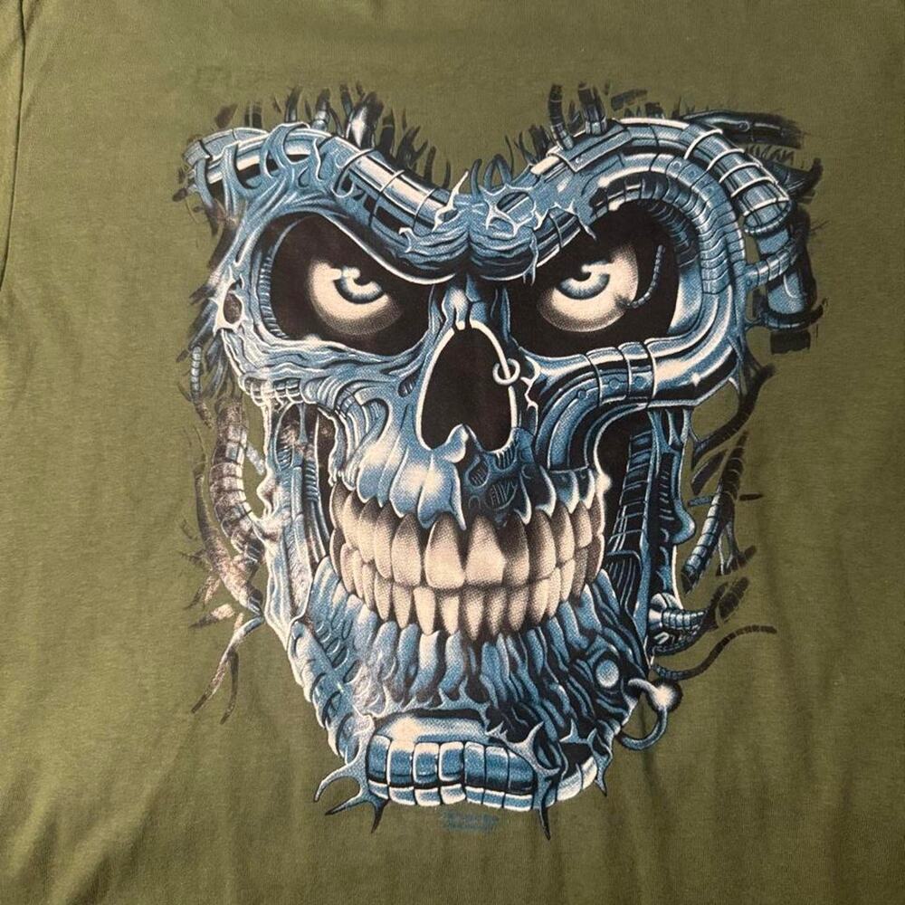 Awesome 2007 Liquid Blue design featuring a huge cyborg skull  Adult Large